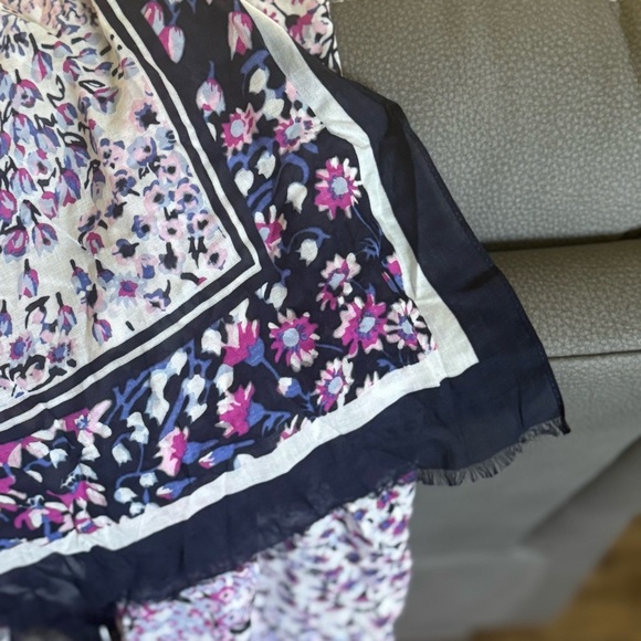 Talbots Scarf with Floral Design - Picture 6 of 7